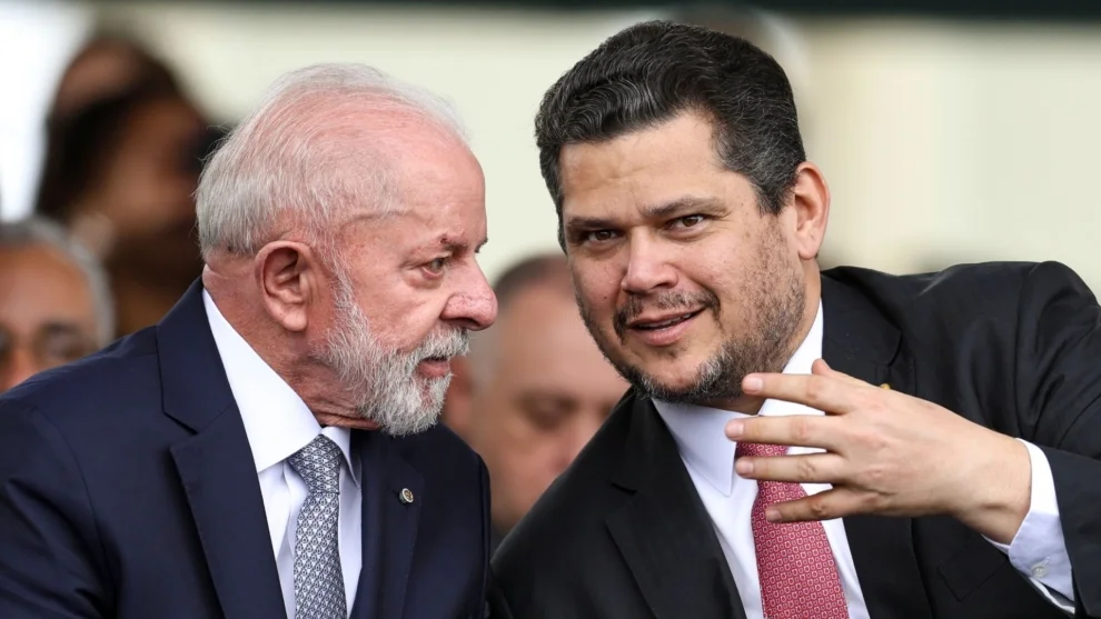 Alcolumbre pede encontro com Lula para retomar diálogo