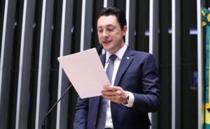 Câmara aprova minirreforma que limita multas e amplia parcelamento de partidos