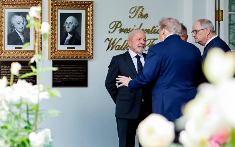 Lula e Trump têm reunião de três horas sobre tarifas, crime e Copa
