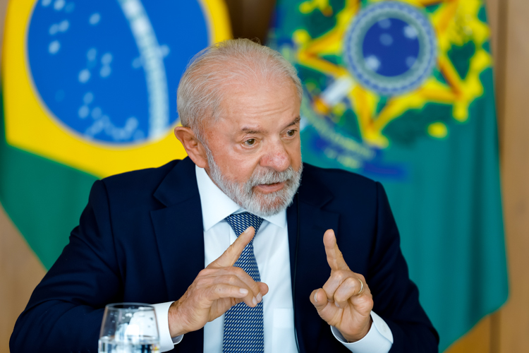 Lula recua de programa de devolução de celulares roubados