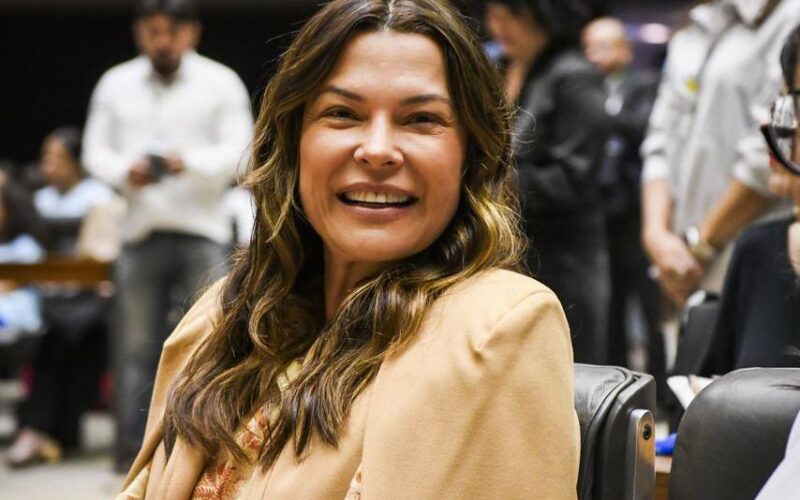 Marcela Passamani celebra aniversário com nova fase e estilo