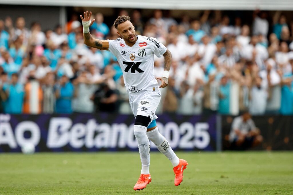 Neymar marca em despedida, Santos vence e sai do Z4