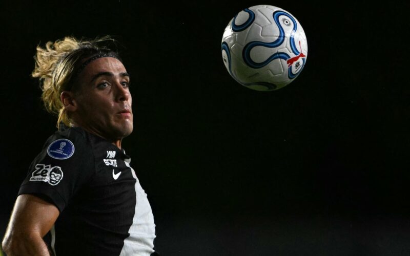 Vasco é atropelado pelo Bragantino e torcida ataca Renato Gaúcho