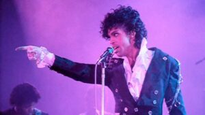 Espólio de Prince lança disco póstumo 'Timeless' com inéditas