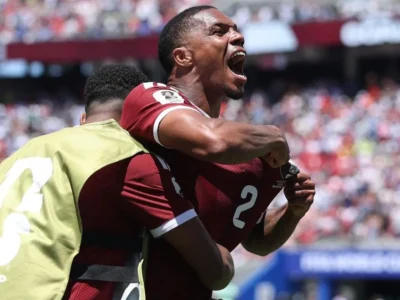 Catar arranca empate nos acréscimos e conquista 1º ponto em Copas