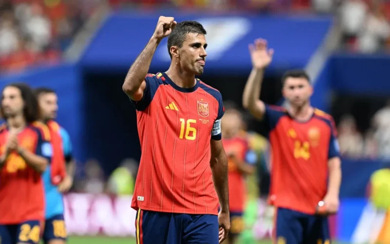 Espanha goleia Arábia Saudita com primeiro gol de Yamal em Copas