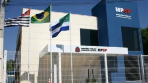 Auditor fiscal com salário de R$ 40 mil pede Justiça gratuita
