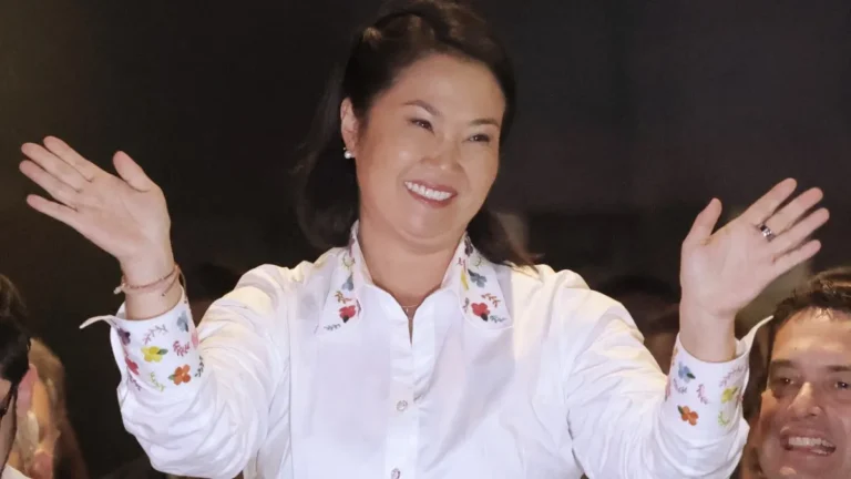 Keiko Fujimori vence e promete 'caminho de ordem' no Peru