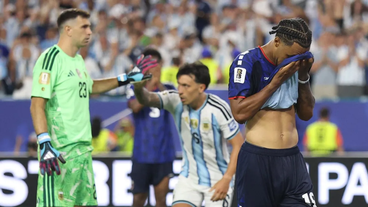 Argentina salva por gol contra e vence Cabo Verde na prorrogação