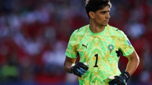 Bono recusou Canadá e encara país natal pela 2ª vez na Copa