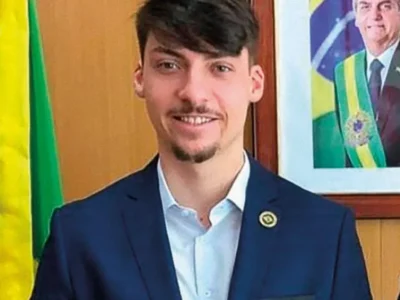 Jair Renan Bolsonaro anuncia pré-candidatura a deputado federal