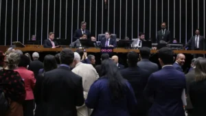Big techs usam PL das Fake News para barrar regulação