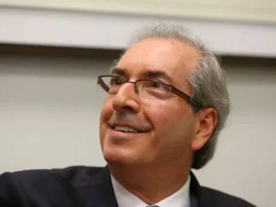 Cunha nega irregularidades e defende 'interlocução política