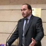Carlos Bolsonaro critica militarização no governo do pai