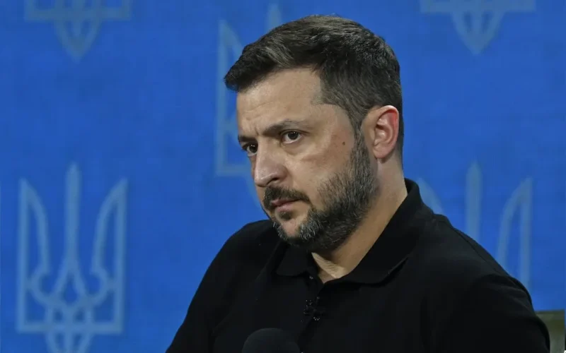 Zelensky demite ministro da Defesa após 6 meses