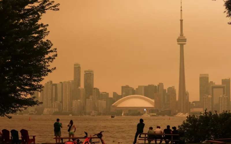 Fumaça de incêndios no Canadá cobre EUA e prejudica qualidade do ar