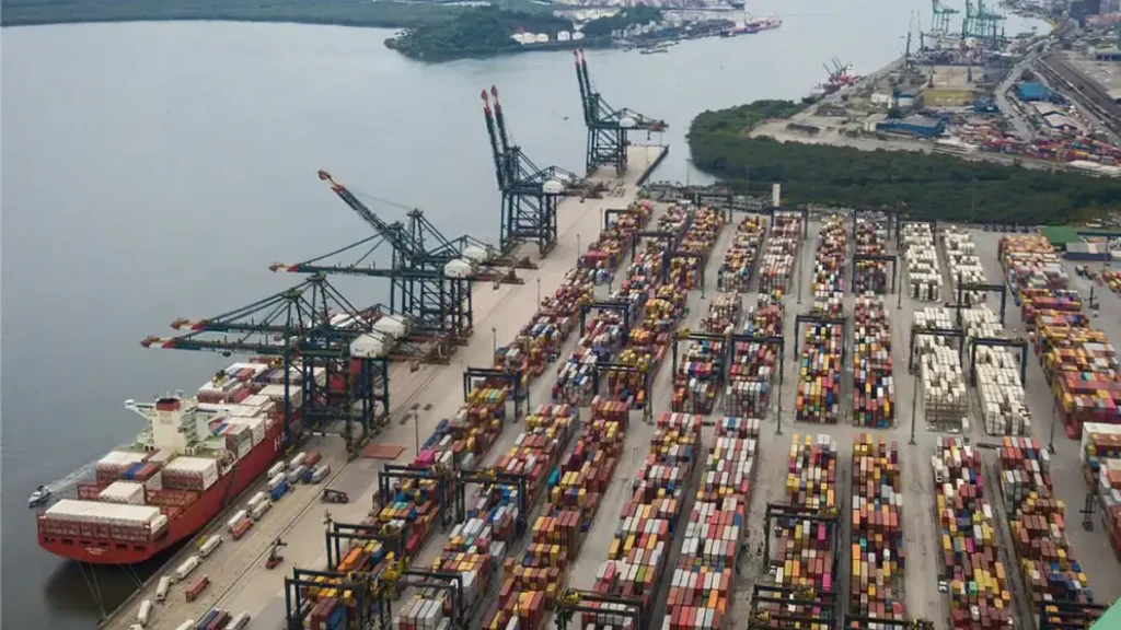 Alta de exportações reduz déficit em conta corrente do Brasil