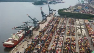 Alta de exportações reduz déficit em conta corrente do Brasil