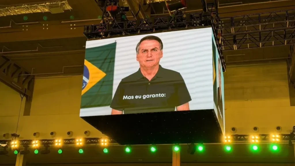 Defesa de Flávio nega irregularidade em vídeo de IA de Bolsonaro
