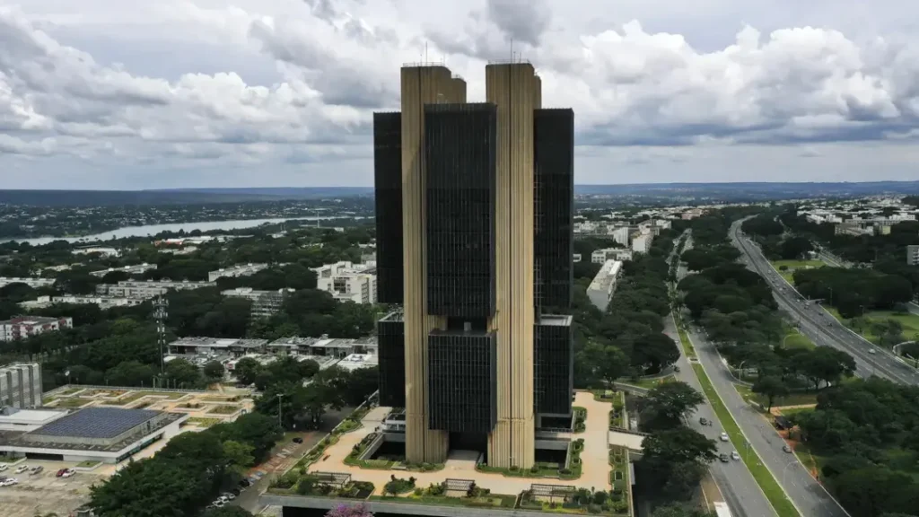 BC corta Selic para 14% e mantém ritmo de queda