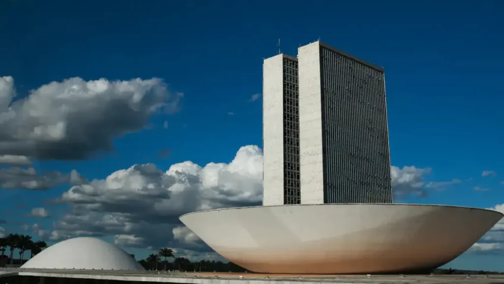 Estudo aponta que força do Congresso reduz transparência
