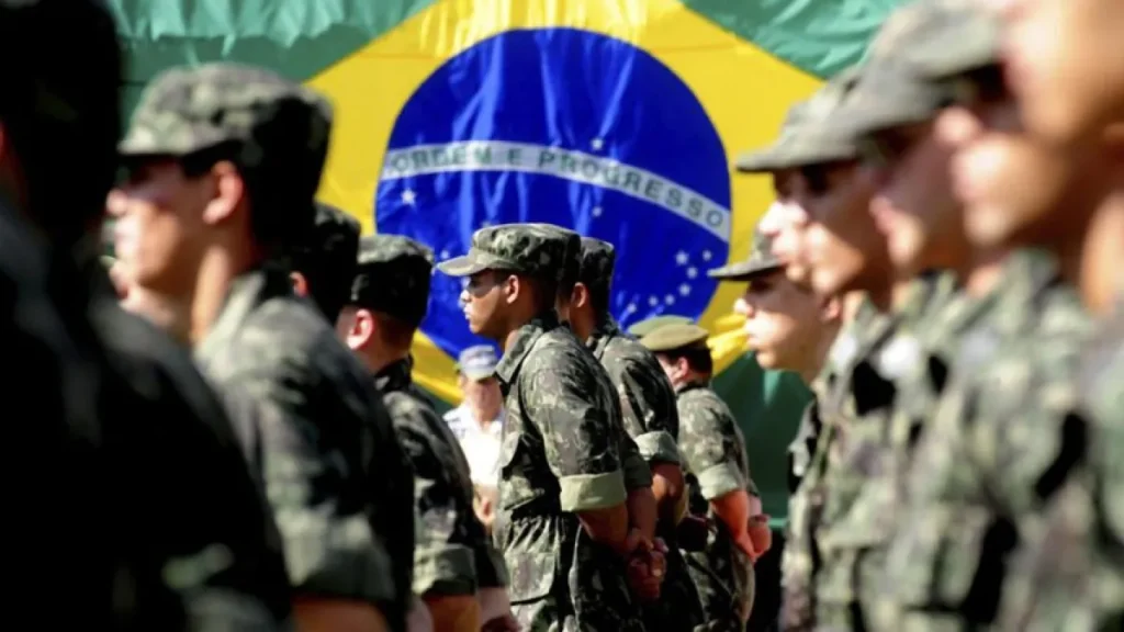 Coronel é condenado por livro que critica Exército e acusa corrupção
