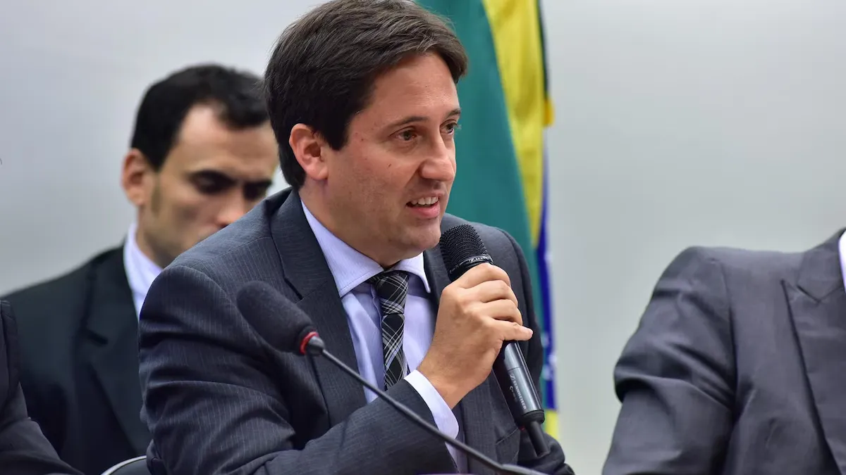 PF: servidor do BC tentou intermediar venda do Master ao Nubank
