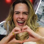 Ana Paula Renault arrasta fãs eufóricos em painel no SP2B